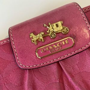 Coach bifold pink wallet 👛